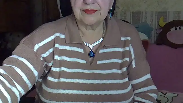 Snapshot of SweetCherry27 chatting on 04.04.26 SweetCherry27 online show from 04.04.26