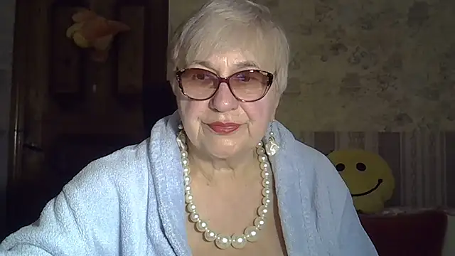 Snapshot of SweetCherry27 chatting on 04.14.26 SweetCherry27 online show from 04.14.26