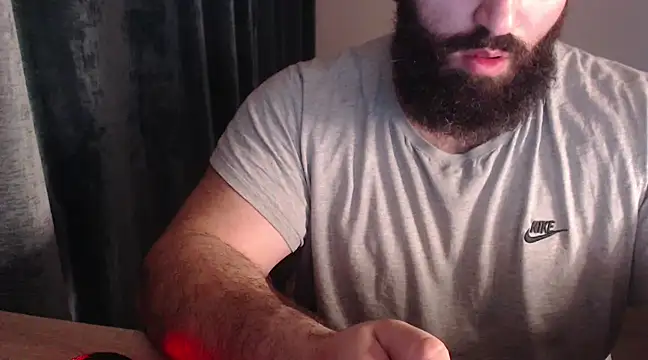 Snapshot of hugemachohandsome chatting on 02.27.25 hugemachohandsome online show from 02.27.25