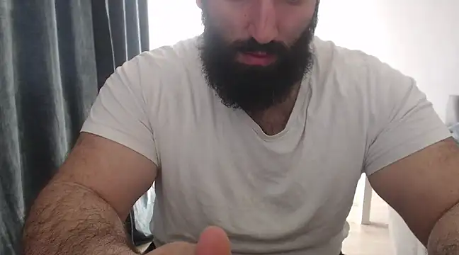 Snapshot of hugemachohandsome chatting on 03.08.25 hugemachohandsome online show from 03.08.25