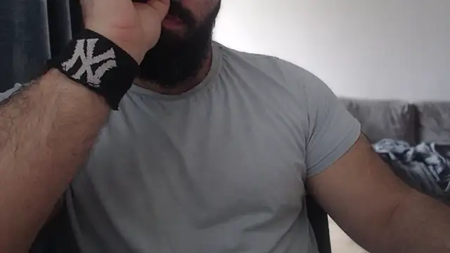Snapshot of hugemachohandsome chatting on 10.16.25 hugemachohandsome online show from 10.16.25