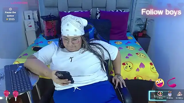 evelin zaens online show from 10.26.25