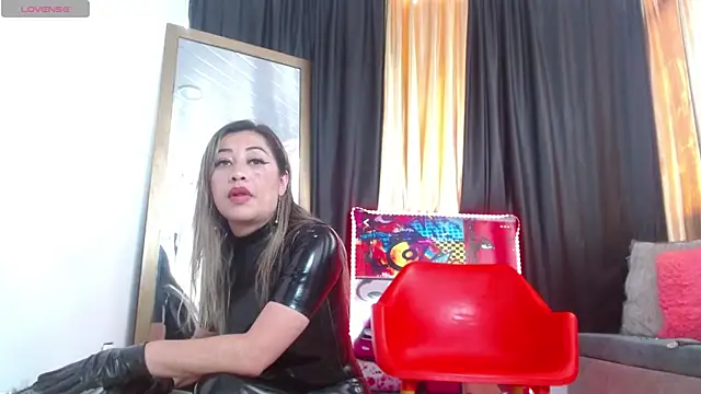 Snapshot of LatexDevil_Blondie chatting on 12.09.24 LatexDevil Blondie online show from 12.09.24