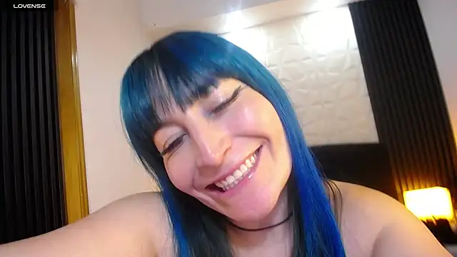 Snapshot of alicia_moom chatting on 12.16.24 alicia moom online show from 12.16.24