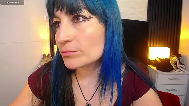 Snapshot of alicia_moom chatting on 12.17.24 alicia moom online show from 12.17.24