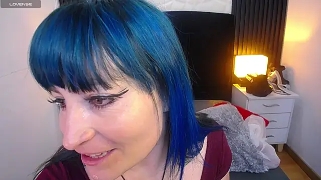 Snapshot of alicia_moom chatting on 12.17.24 alicia moom online show from 12.17.24