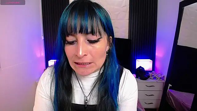 Snapshot of alicia_moom chatting on 01.31.25 alicia moom online show from 01.31.25