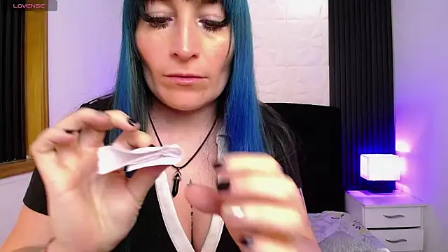 Snapshot of alicia_moom chatting on 03.06.25 alicia moom online show from 03.06.25