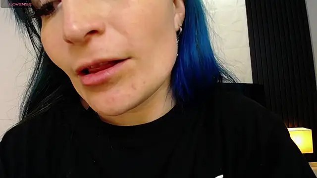 Snapshot of alicia_moom chatting on 03.14.25 alicia moom online show from 03.14.25