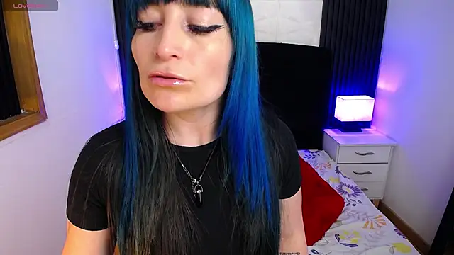 Snapshot of alicia_moom chatting on 03.17.25 alicia moom online show from 03.17.25