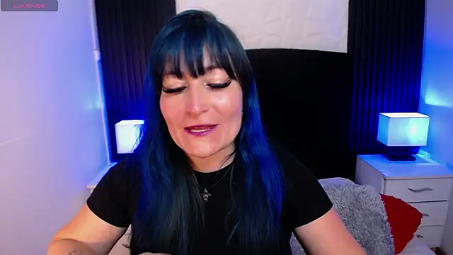 Snapshot of alicia_moom chatting on 09.19.25 alicia moom online show from 09.19.25