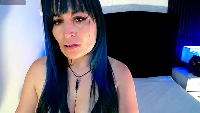 Snapshot of alicia_moom chatting on 02.07.26 alicia moom online show from 02.07.26