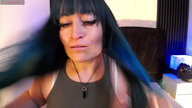 Snapshot of alicia_moom chatting on 02.09.26 alicia moom online show from 02.09.26