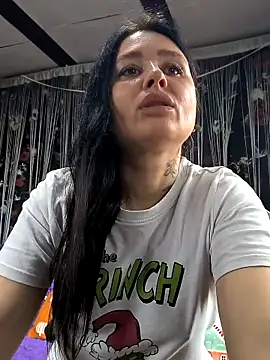 KikiXRed online show from 04.15.26