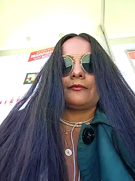 Snapshot of bellapaty chatting on 04.18.26 bellapaty online show from 04.18.26