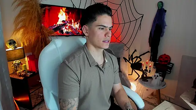 Snapshot of Matias_Murrier chatting on 10.25.25 Matias Murrier online show from 10.25.25