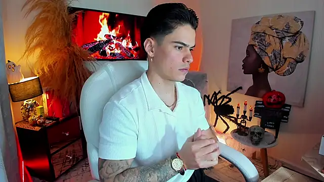 Snapshot of Matias_Murrier chatting on 10.30.25 Matias Murrier online show from 10.30.25