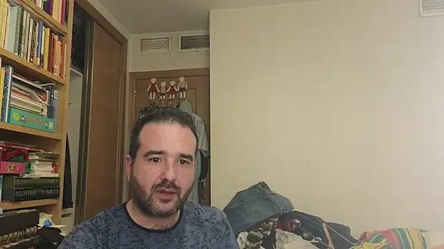 Snapshot of curiosillo83 chatting on 10.19.25 curiosillo83 online show from 10.19.25