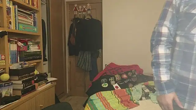 Snapshot of curiosillo83 chatting on 12.22.25 curiosillo83 online show from 12.22.25