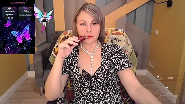 Candy Long online show from 10.20.25