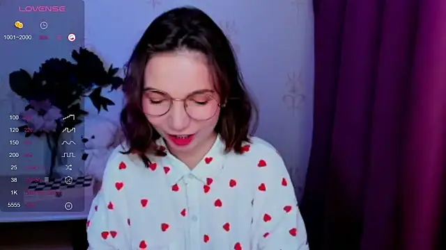 KindHazelHere  online show from 04.19.26