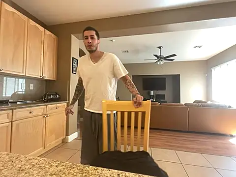 Snapshot of Bwcjoshbanks chatting on 09.13.25 Bwcjoshbanks online show from 09.13.25