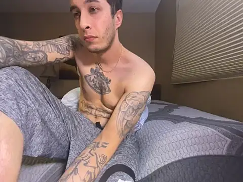 Snapshot of Bwcjoshbanks chatting on 10.13.25 Bwcjoshbanks online show from 10.13.25