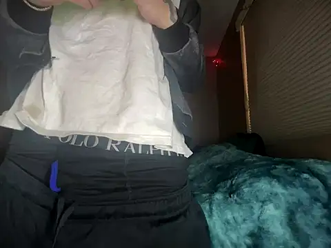 Snapshot of Bwcjoshbanks chatting on 12.15.25 Bwcjoshbanks online show from 12.15.25