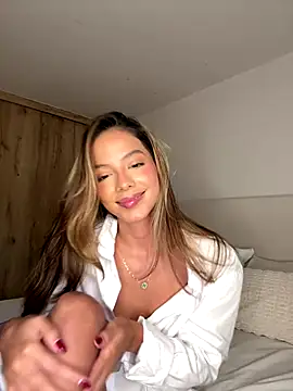 Bella cutte  online show from 10.25.25