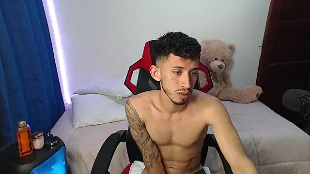 Snapshot of stevenSEX123 chatting on 12.25.24 stevenSEX123 online show from 12.25.24