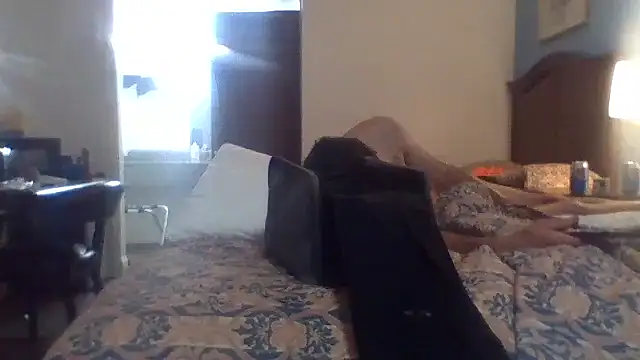 Snapshot of tuRb0420 chatting on 09.24.25 tuRb0420 online show from 09.24.25