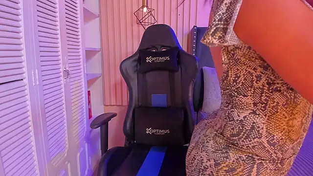 ashlye miller  online show from 01.12.25