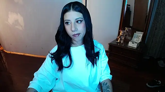 Snapshot of _holy_1 chatting on 03.08.25 holy 1 online show from 03.08.25