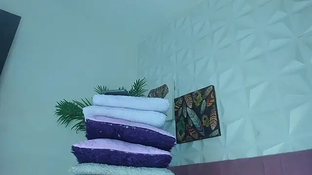 Snapshot of Hellen_Sky chatting on 01.10.26 Hellen Sky online show from 01.10.26