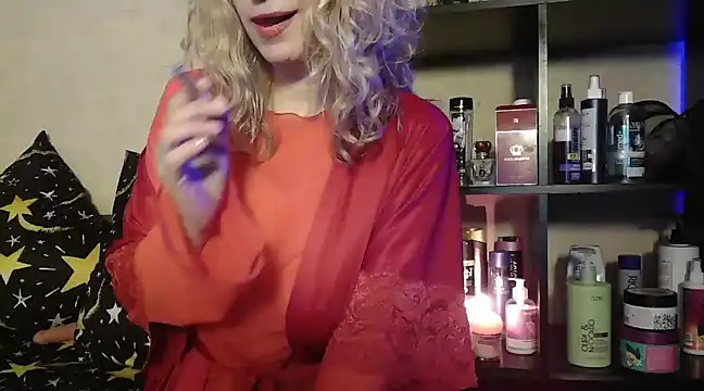 Snapshot of Natasha_Nannette chatting on 12.29.24 Natasha Nannette online show from 12.29.24