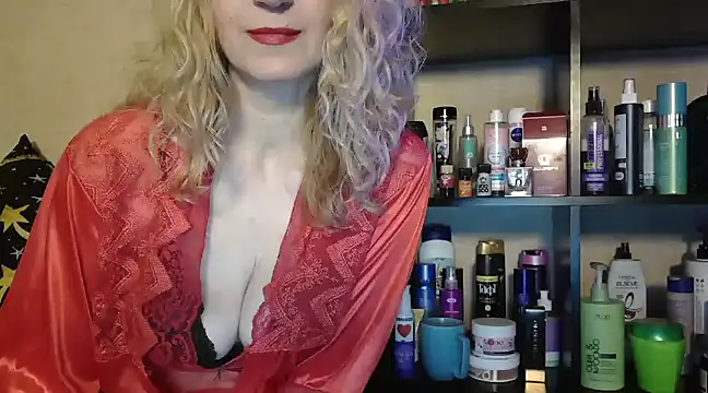 Snapshot of Natasha_Nannette chatting on 01.25.25 Natasha Nannette online show from 01.25.25