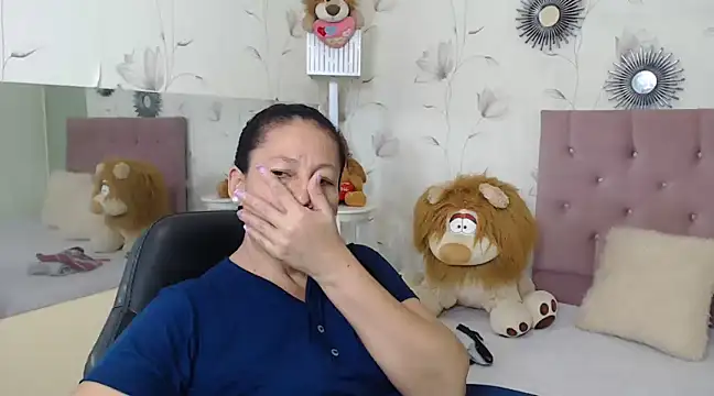 mature martina online show from 02.11.25