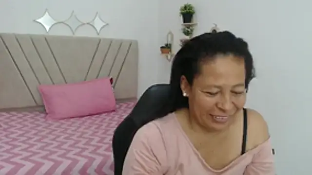 mature martina online show from 04.10.26