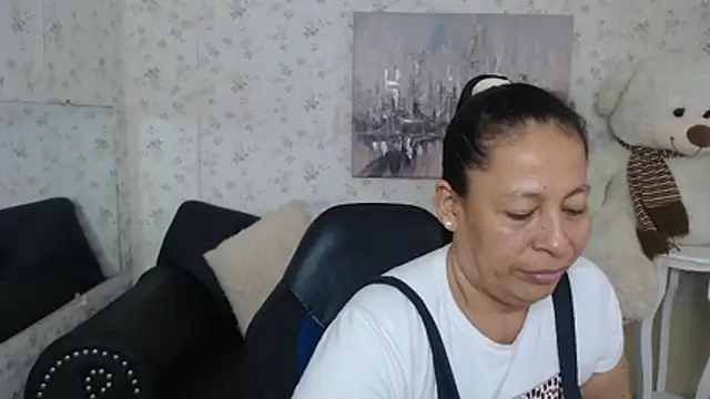 Snapshot of mature_martina chatting on 06.19.26 mature martina online show from 06.19.26