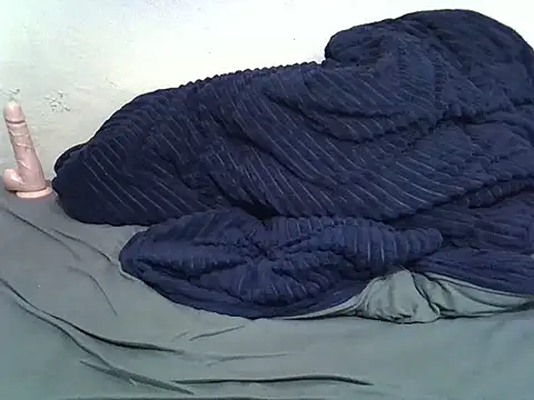 pretty-donna online show from 10.29.25