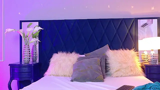 Snapshot of Margaret_Saunders chatting on 12.19.25 Margaret Saunders online show from 12.19.25