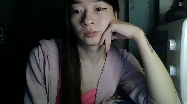 Snapshot of CarlyJoy chatting on 02.04.25 CarlyJoy online show from 02.04.25