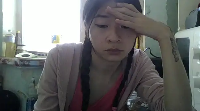 Snapshot of CarlyJoy chatting on 02.05.25 CarlyJoy online show from 02.05.25