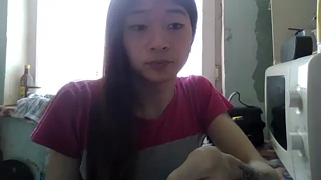 Snapshot of CarlyJoy chatting on 02.14.25 CarlyJoy online show from 02.14.25