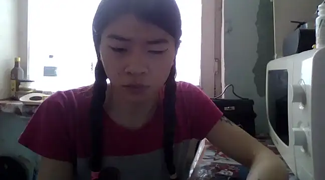 Snapshot of CarlyJoy chatting on 02.19.25 CarlyJoy online show from 02.19.25