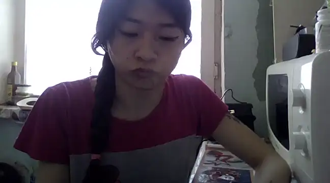 Snapshot of CarlyJoy chatting on 02.20.25 CarlyJoy online show from 02.20.25