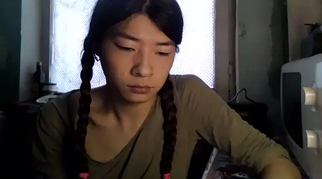 Snapshot of CarlyJoy chatting on 02.26.25 CarlyJoy online show from 02.26.25