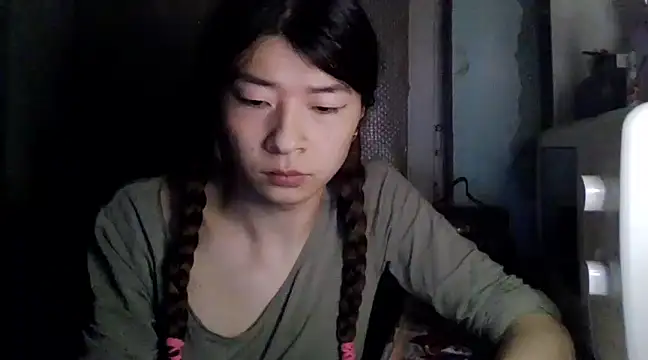 Snapshot of CarlyJoy chatting on 02.26.25 CarlyJoy online show from 02.26.25