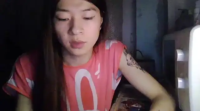 Snapshot of CarlyJoy chatting on 02.28.25 CarlyJoy online show from 02.28.25