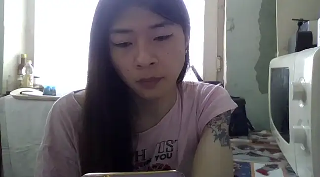 Snapshot of CarlyJoy chatting on 03.14.25 CarlyJoy online show from 03.14.25
